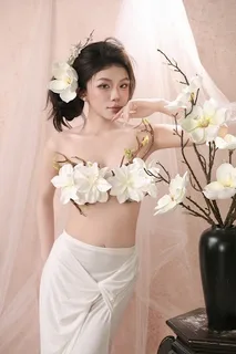 MẪU 1 · Nàng thơ